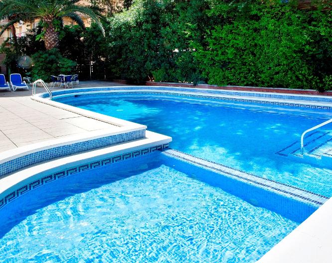 Checkin Blanes - Piscine