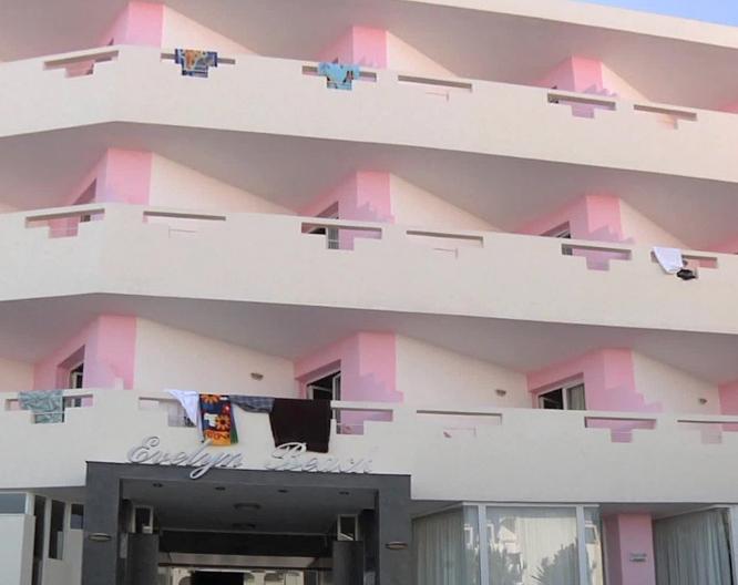 Evelyn Beach Hotel - Vue extérieure