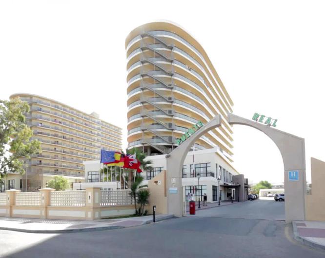 Puente Real - Vue extérieure