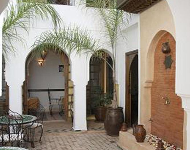 Riad Nerja - Außenansicht