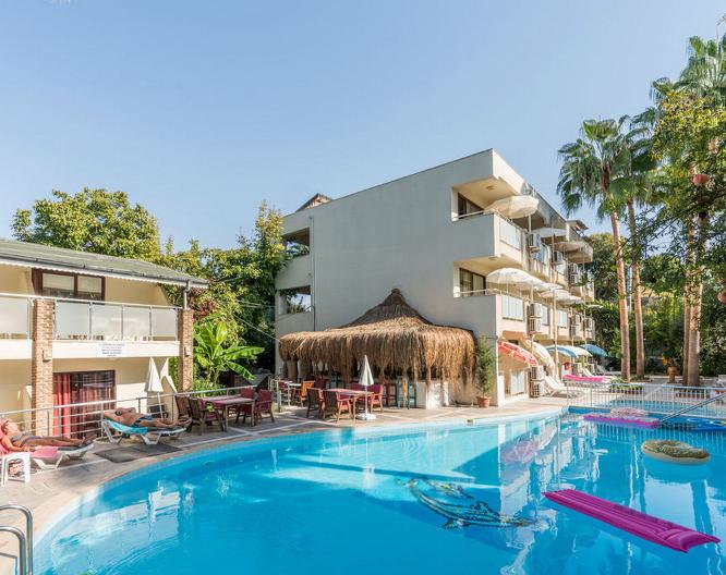 Tropic Hotel - Pool