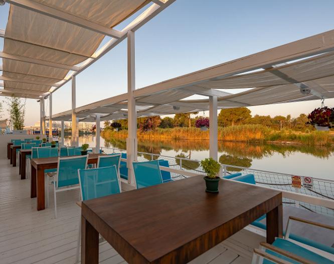 River Resort Hotel - Außenansicht