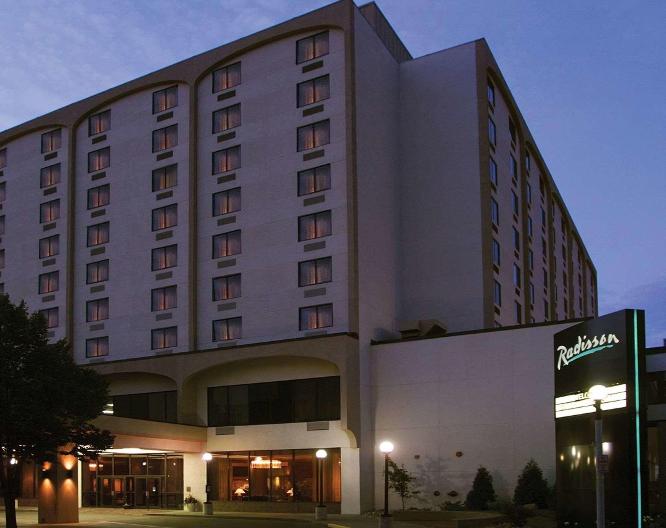 Radisson Hotel Bismarck - Außenansicht