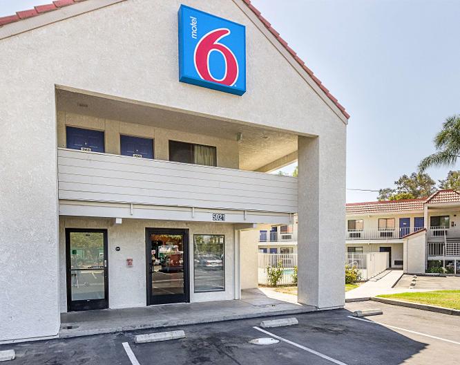 Motel 6 Fresno CA - Außenansicht