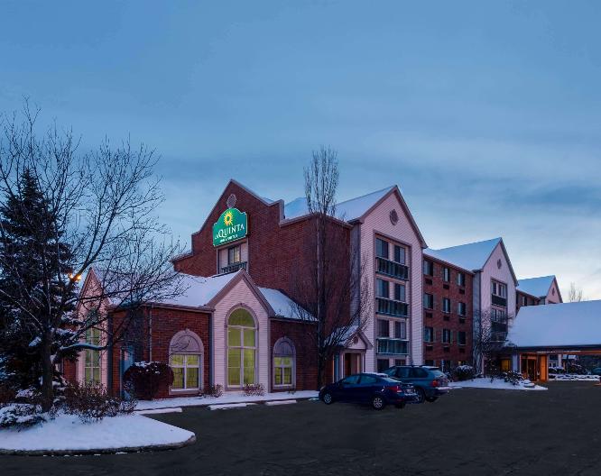 La Quinta Inn & Suites by Wyndham Cleveland Macedonia - Außenansicht