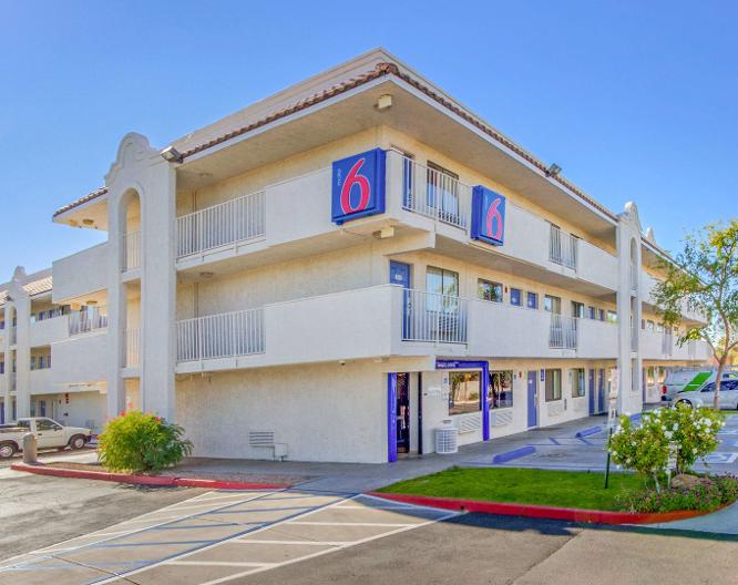 Motel 6 Phoenix West - Außenansicht