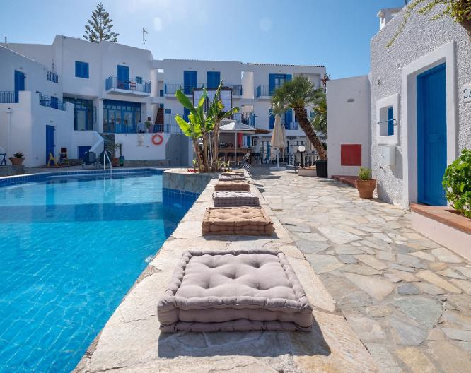 Kirki Village - Piscine