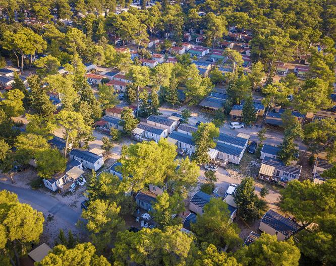 Zaton Holiday Resort Camping Homes - Vue extérieure