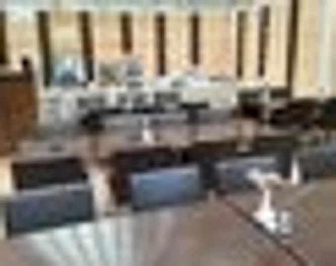 Corner House Hotel - Essen und Trinken