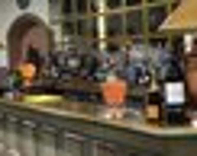 Casa Palacio Pilar del Toro - Essen und Trinken