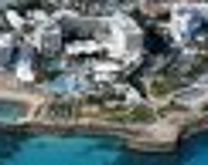 Adams Beach Hotel - Außenansicht