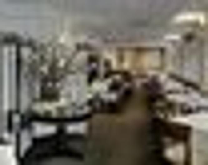 Courtyard by Marriott San Juan Miramar - Essen und Trinken