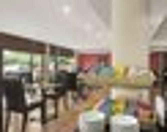 Ramada Birmingham Oldbury - Essen und Trinken