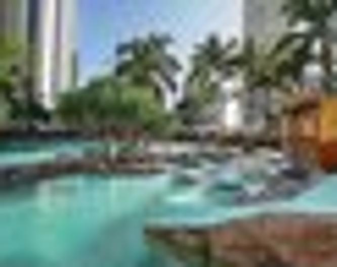 Mantra Crown Towers - Pool