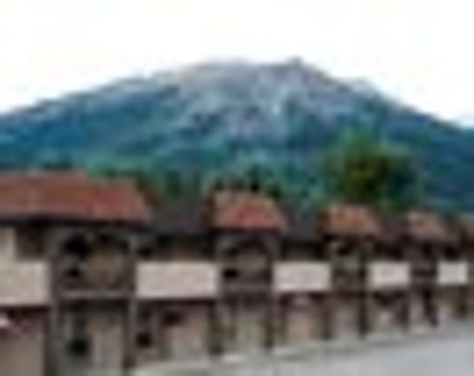 Maligne Lodge - Außenansicht