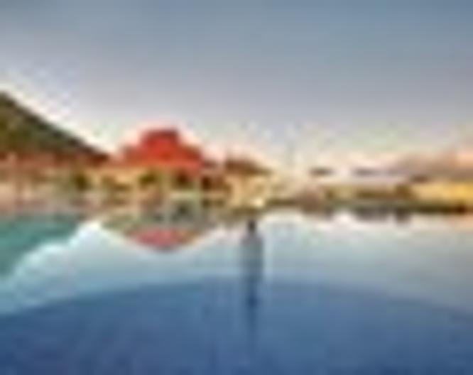 Starfish St. Lucia - Pool