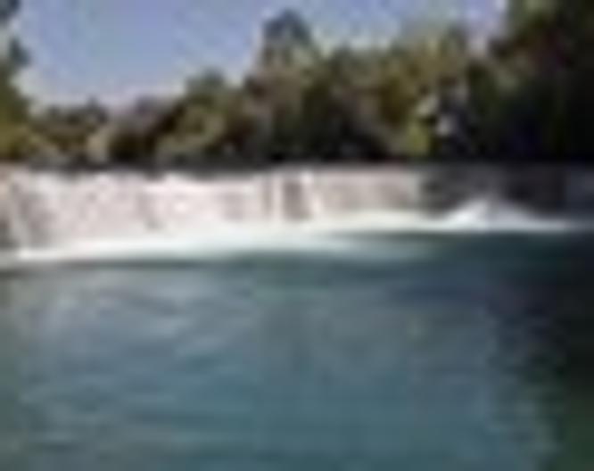 The Sansa Hotel & Spa - Landschaft