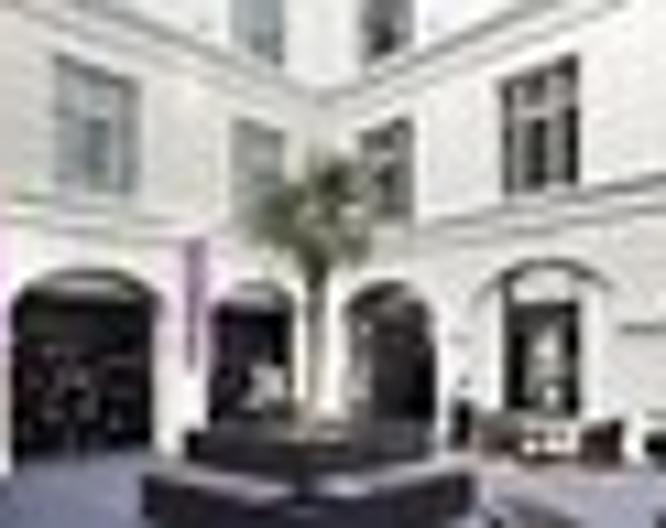 First Hotel Kong Frederik - Außenansicht