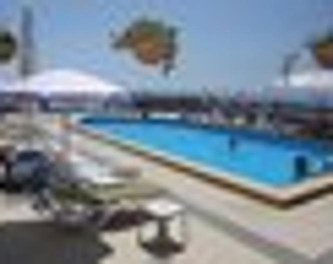 Hotel Lilia - Pool