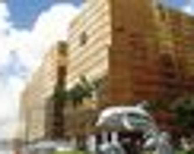 Royal Pacific Hotel and Towers - Außenansicht