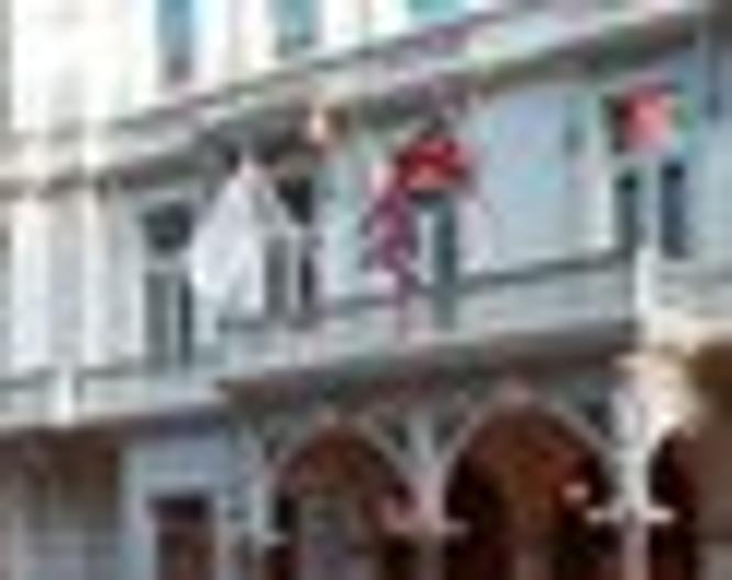 The Bentley London - Außenansicht