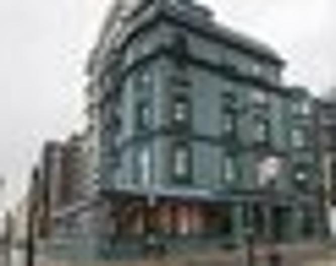 Selina Camden - Außenansicht