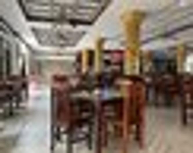 Tony Resort - Essen und Trinken