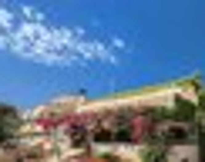 Loutra Village Beach Hotel - Außenansicht