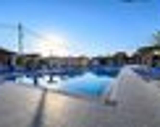 Sun Gate Hotel - Pool