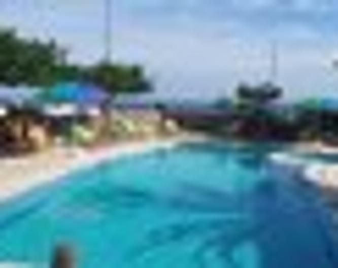 Sunny Hill ex Mary Sofi - Pool