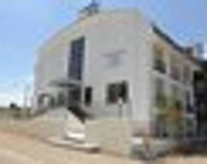 A Hotel Side - Außenansicht