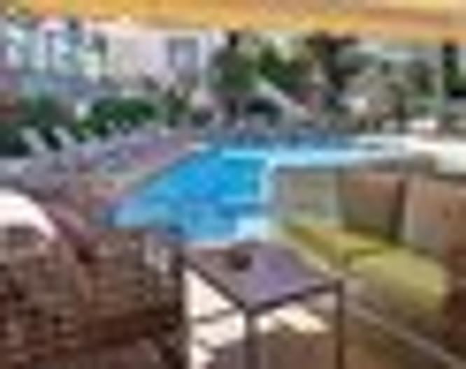 Ilios 1 Central - Pool