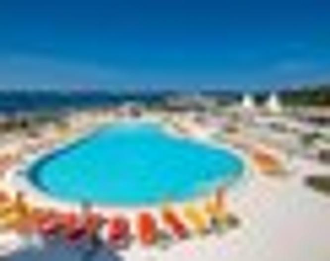 Arena Grand Kazela Camping Homes - Pool