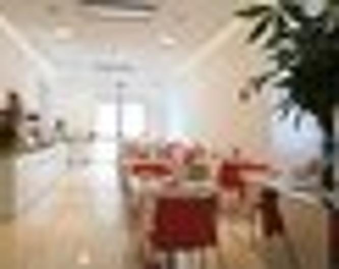 Card International Hotel - Essen und Trinken