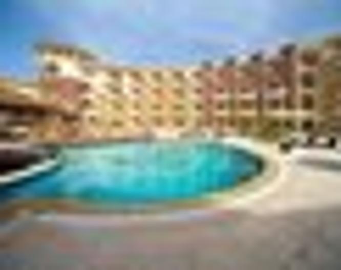 Royal Beach Resort - Pool