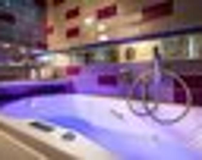Apostrophe Hotel - Pool