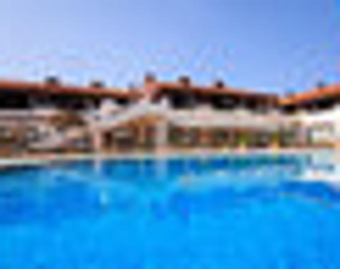 Nuramar Resort & Villas - Pool
