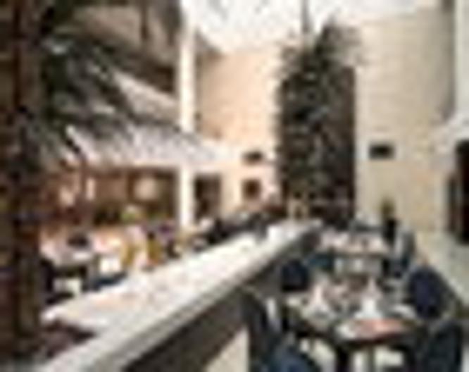 All Seasons Al Ain - Essen und Trinken