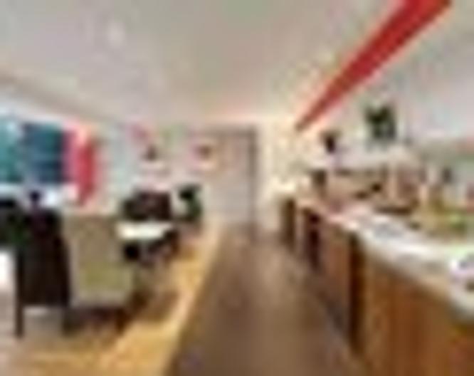 Ramada by Wyndham Hounslow - Heathrow East - Essen und Trinken