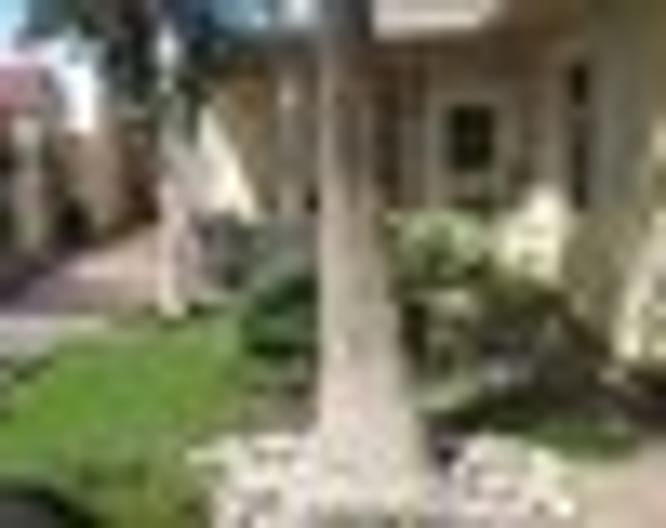 Cornerstone Guesthouse - Außenansicht