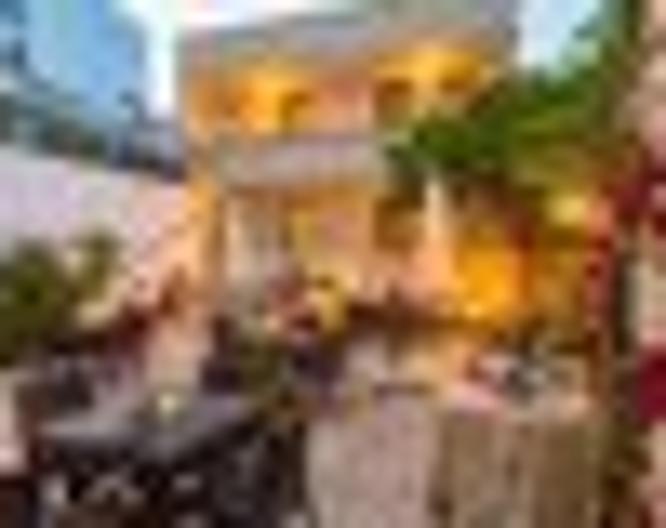 Old Town Boutique Hotel - Essen und Trinken