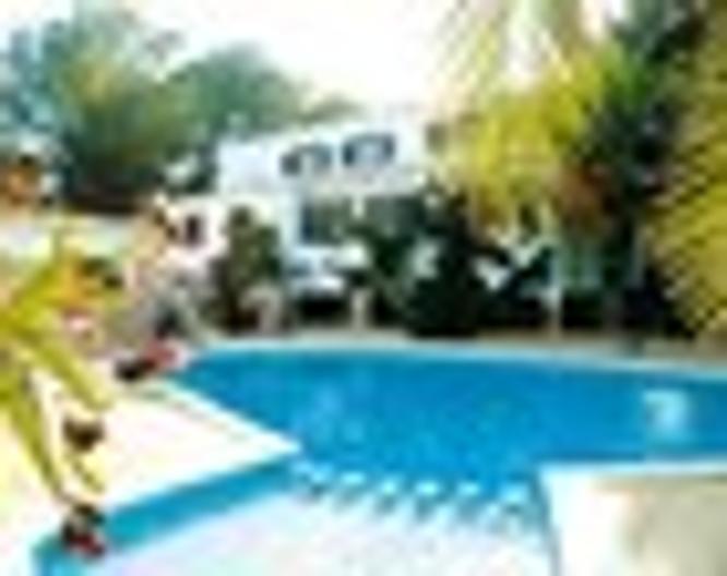 Allida - Pool