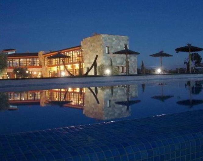 Villa Nazules Hipica & Spa - Pool
