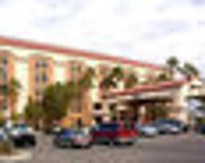 Hampton Inn & Suites Phoenix Glendale-Westgate - Außenansicht
