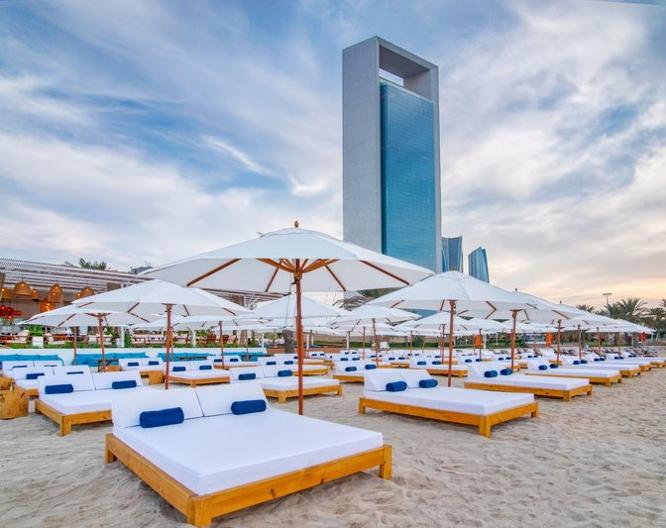Radisson Blu Hotel & Resort, Abu Dhabi Corniche - Pool