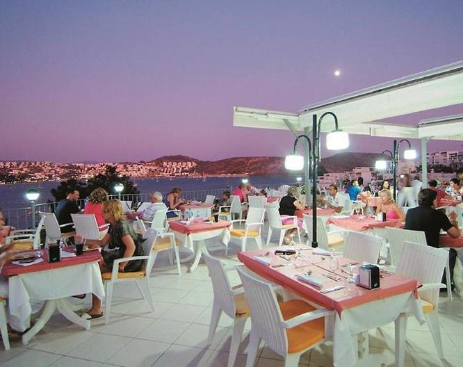 Costa 3S Beach Club Hotel - Essen und Trinken