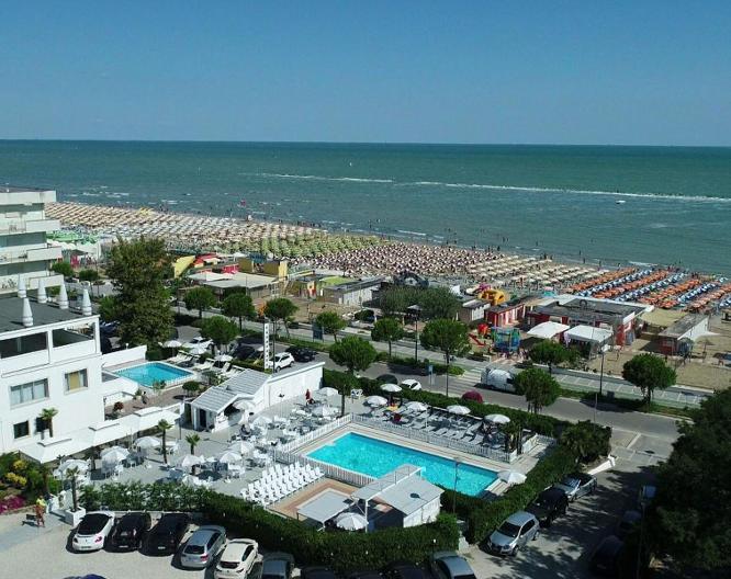 Promenade & Universale Hotel - Landschaft