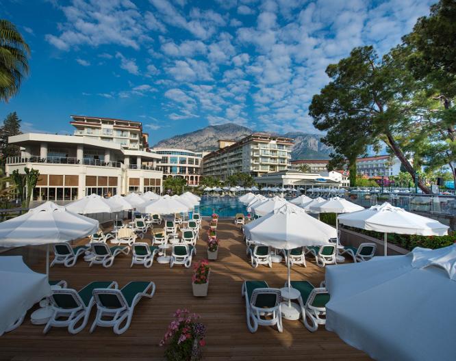 Akra Kemer - Außenansicht