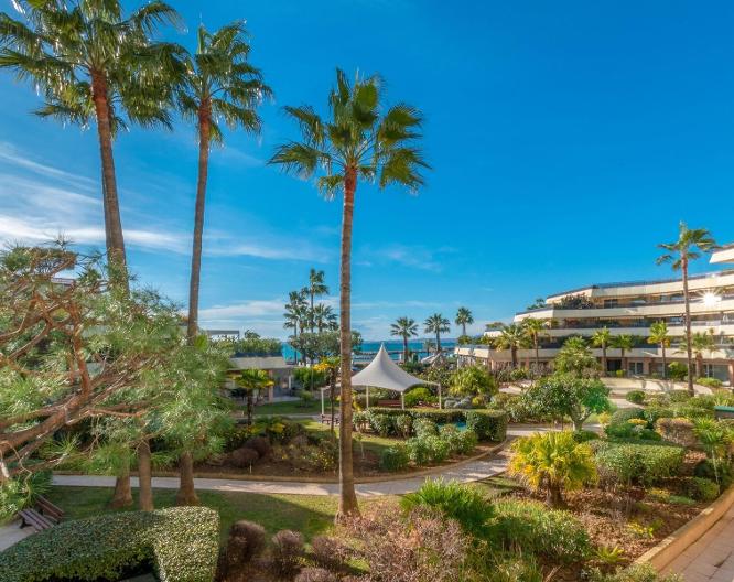 Holiday Inn Nice - Saint Laurent Du Var - Außenansicht