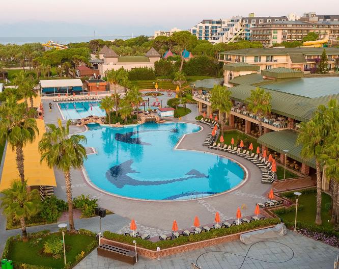 Hotel Maritim Pine Beach Resort - Vue extérieure